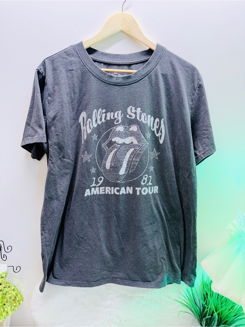 60% Cotton Rolling Stones 1981 American Tour Black Graphic Summer Fun Tee ⭐️